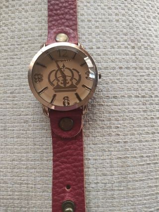 Reloj de pulsera dorado y rojo para mujer