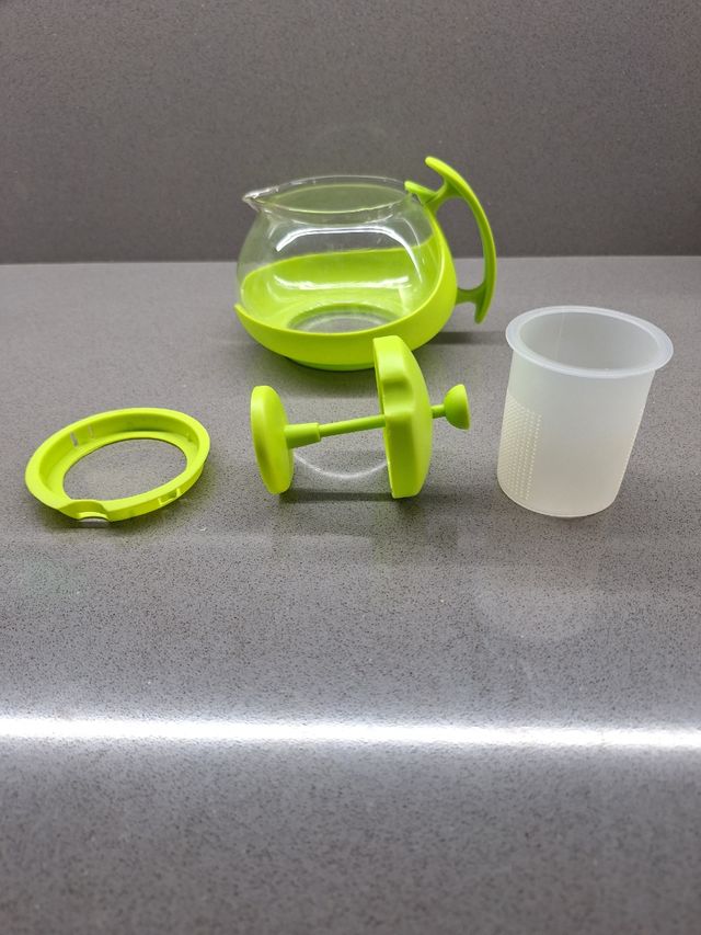 Jarra de infusión de vidrio y plástico