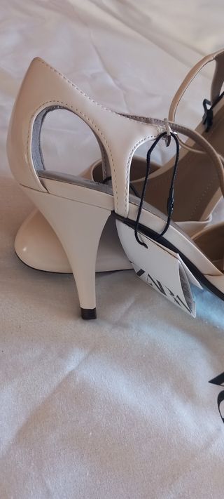 Zapatos Zara Talla 37 Beige nuevos con la etiqueta