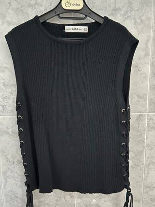 Camiseta Zara punto sin mangas con cordones