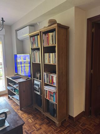 Estantería de madera
