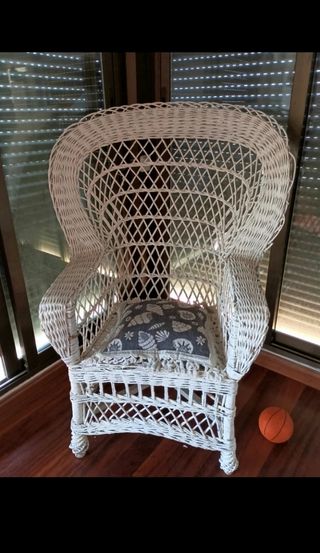 Precioso sillón Emmanuelle de mimbre