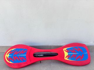 Monopatín Oxelo Rojo, Azul y Amarillo