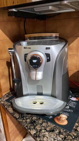 Cafetera Saeco Odea Giro Plus