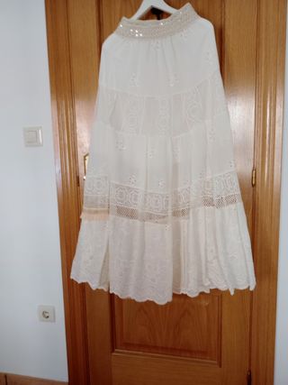 Falda Ibicenca Blanca. Bordada.