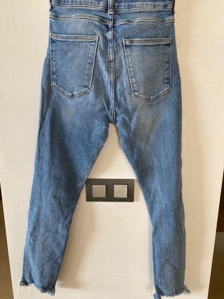 Zara Jeans Deshilachados Talla 36