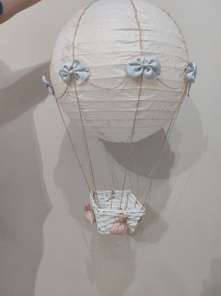 Lámpara infantil globo aerostático