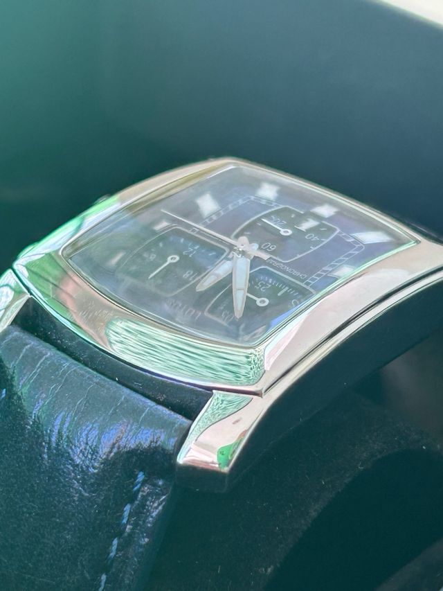 Reloj Lotus Negro y Plateado