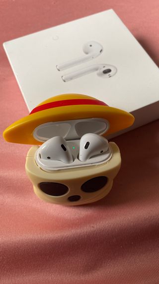 AirPods 2ª Gen + Funda One Piece