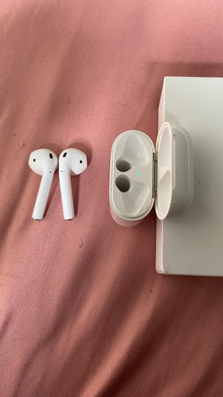 AirPods 2ª Gen + Funda One Piece