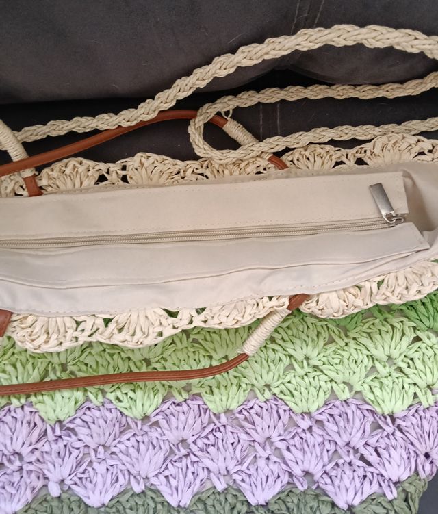 Bolso de mimbre de colores