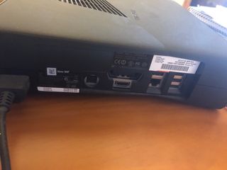 Xbox 360 Negra con 250 GB/Go con Mando y 7 juegos