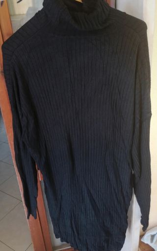 Vestito nero a collo alto