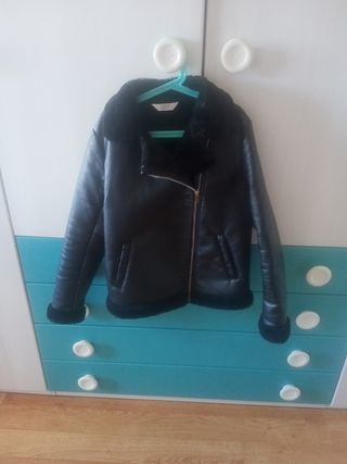 Cazadora de cuero negra niña 
