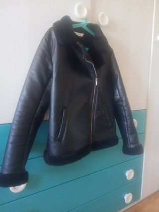 Cazadora de cuero negra niña 
