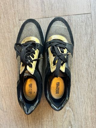 Zapatillas Michael Kors Negras y Doradas