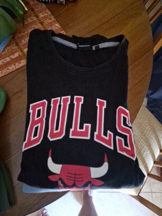 Tommy Hilfiger,armani,New era bulls