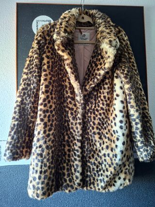 Chaquetón animal print Pull&Bear Talla L