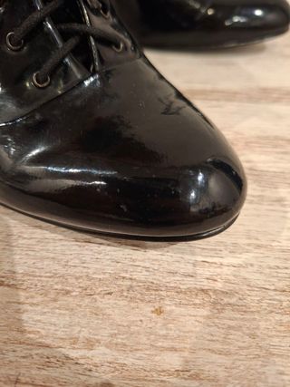 Zapatos Abotinados Charol Negros