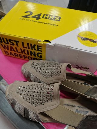 Sandalias cuña mujer beige y doradas