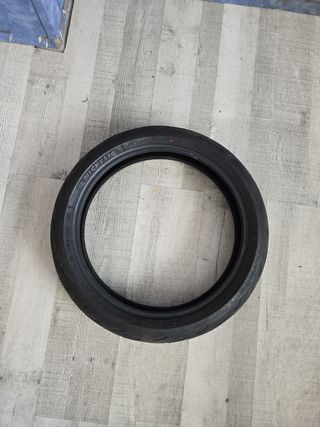 Neumático 120/70 ZR 17 USADO MICHELIN