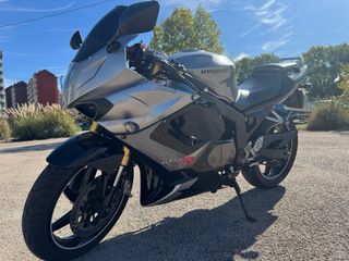 Hyosung Comet GTR 125