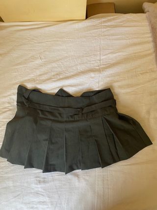 Minifalda Zara gris con cinturón