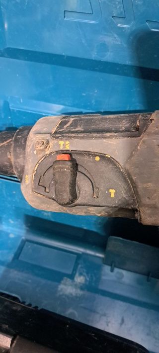 Makita DCH242 Martillo Picador + 2 Baterías