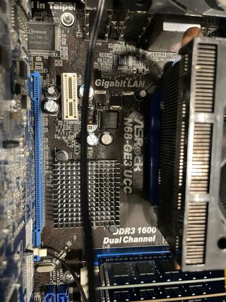 Placa B con Phenom II X6 1055T y disipador 
