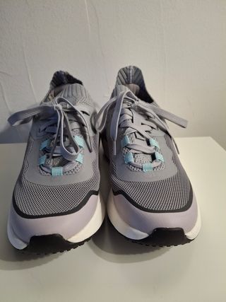 Zapatillas  grises / lila  Oysho talla 37