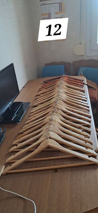 12 Perchas de Madera