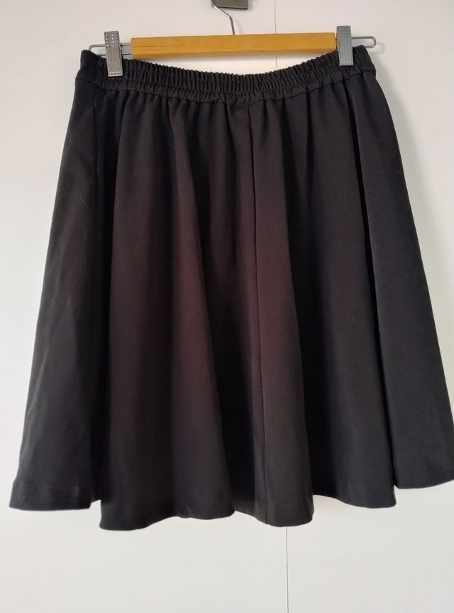 Minifalda acampanada negra Vila