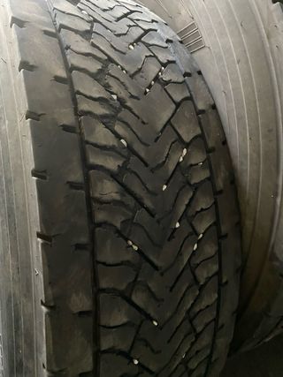 3 Ruedas Camión Dunlop 315/30R 22.5 SP 446 al 70%