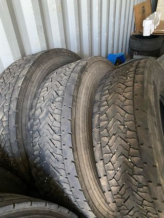 3 Ruedas Camión Dunlop 315/30R 22.5 SP 446 al 70%