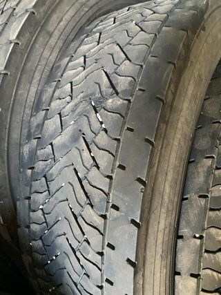 3 Ruedas Camión Dunlop 315/30R 22.5 SP 446 al 70%