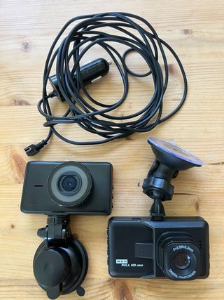 Dos cámaras de salpicadero coche con grabación