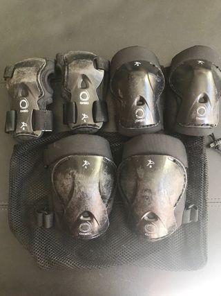 Patines en línea niño Talla 25-28 y protecciones.