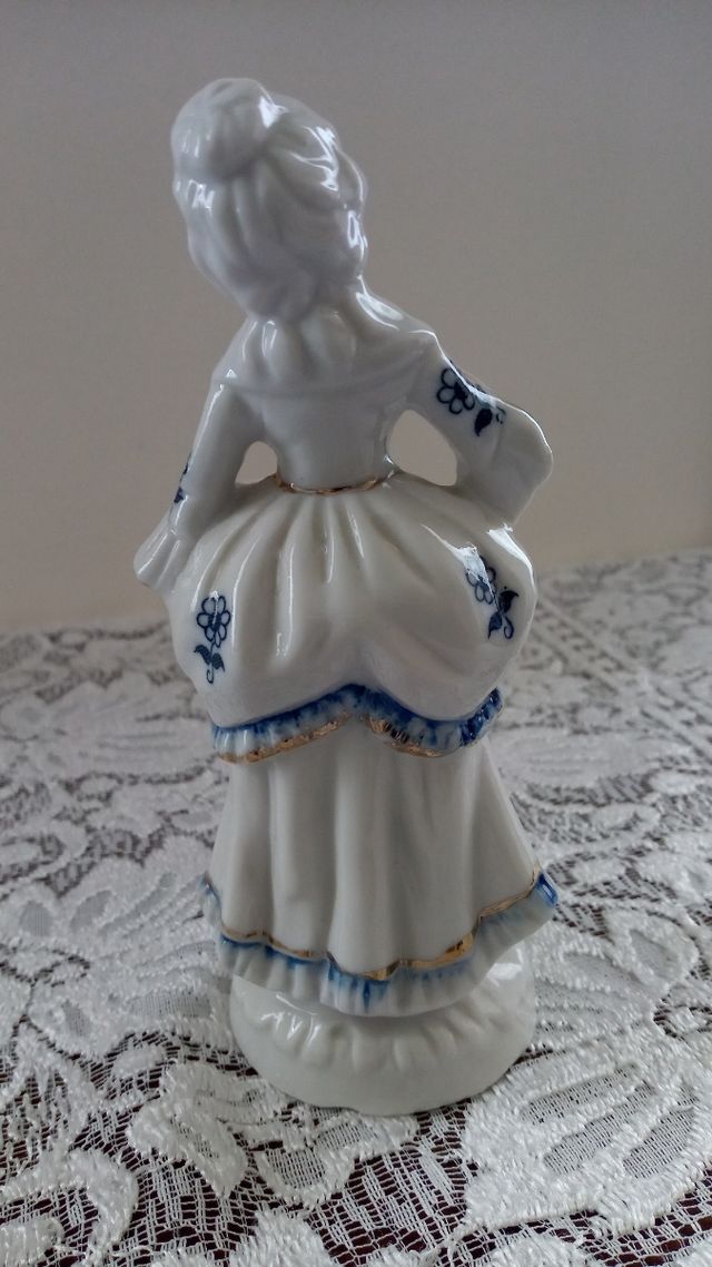 Statuetta Dama Stile Capodimonte
