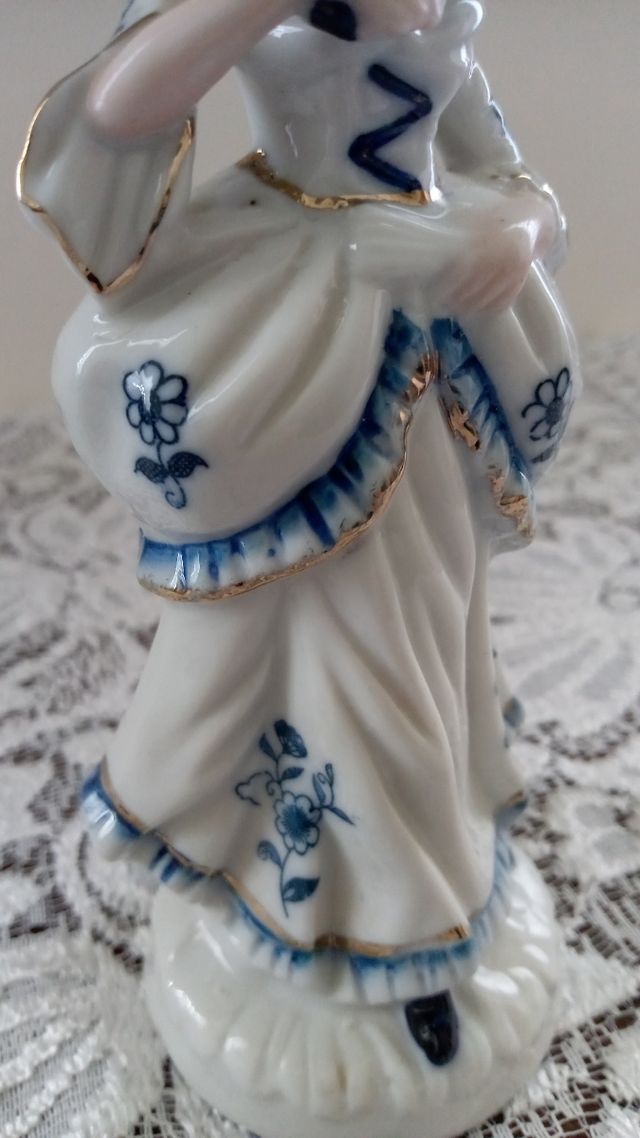 Statuetta Dama Stile Capodimonte