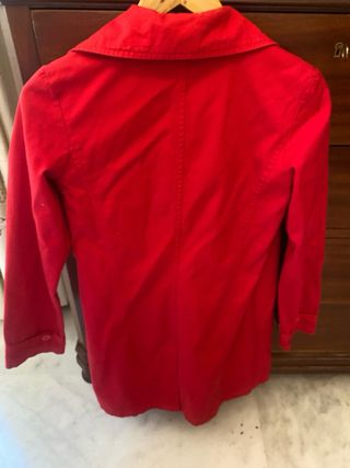 Trench roja Benetton