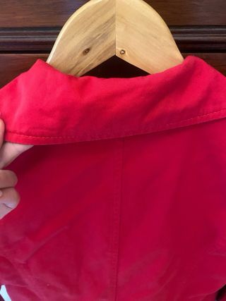 Trench roja Benetton