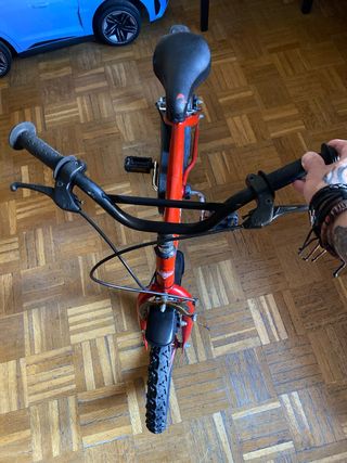 Bicicleta infantil roja Lightning McQueen