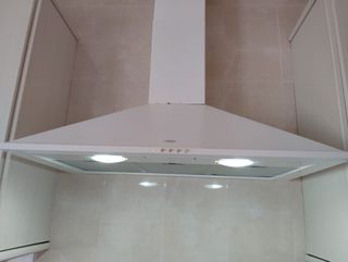 Campana extractora blanca