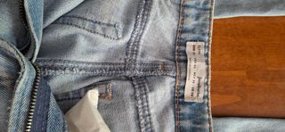 Pantalón vaquero mujer desgastado