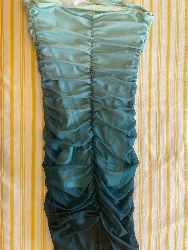 Vestido sin tirantes degradado