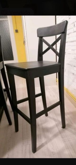 Mesa de comedor alta de madera negra