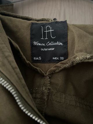 Chaqueta Parka Verde Militar con Parches