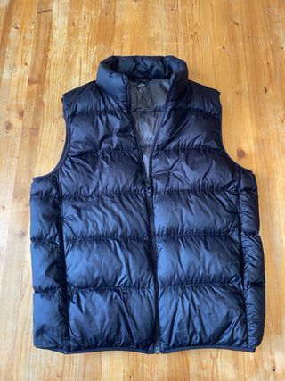 Chaleco Uniqlo Negro Plumas Ultraligero