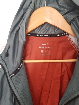 Chaqueta Nike Windrunner Trail Roja
