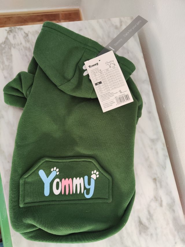 Abrigo para perro Yommy verde talla XL.
